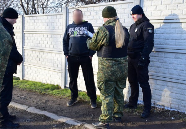 Нарушитель задержан и дает показания