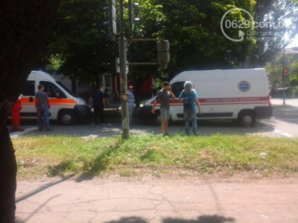 В Мариуполе мужчина забаррикадировался в квартире