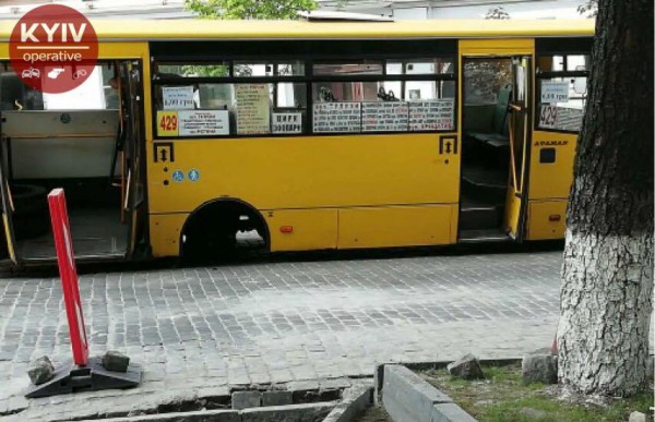 В момент инцидента в маршрутке пассажиров не было