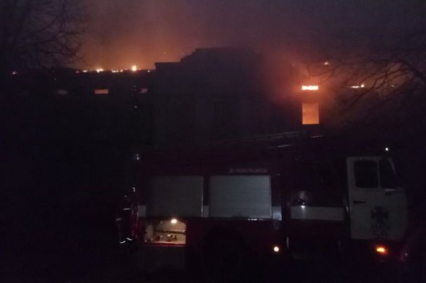 Пожарные тушили возгорание целый день, однако спасти усадьбу не удалось