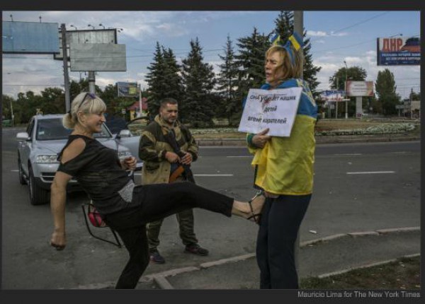 На площади Ирину били только женщины