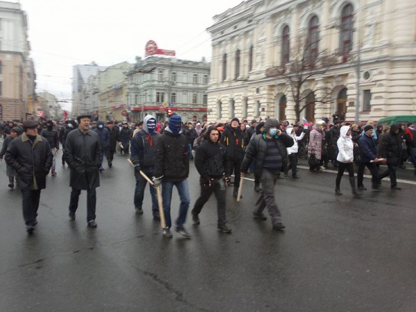 Шествие пророссийских активистов в Харькове