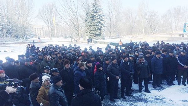 За порядком следят 15 полицейских