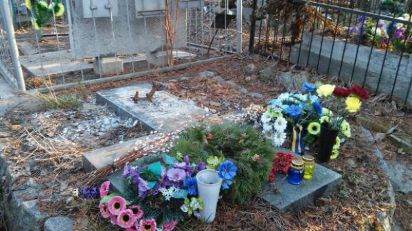 Могила Гуцало без памятника