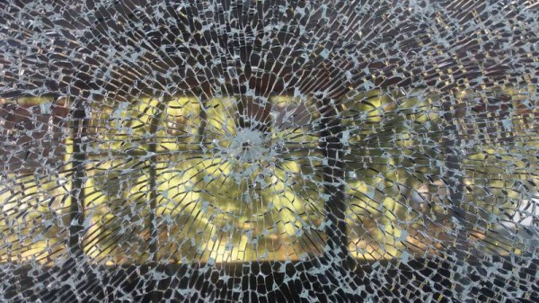 В Хмельницком обстреляли троллейбус