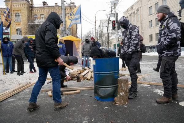 Националисты возле посольства РФ