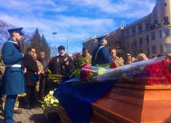 Долгое время Яна была волонтером