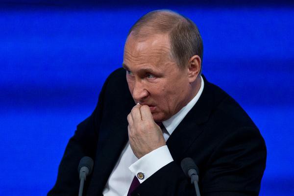 Путин после ответа на вопрос о Крыме