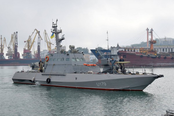 В Одессу прибыли два малых бронированных артиллерийских катера, сделанных для ВМСУ в Киеве