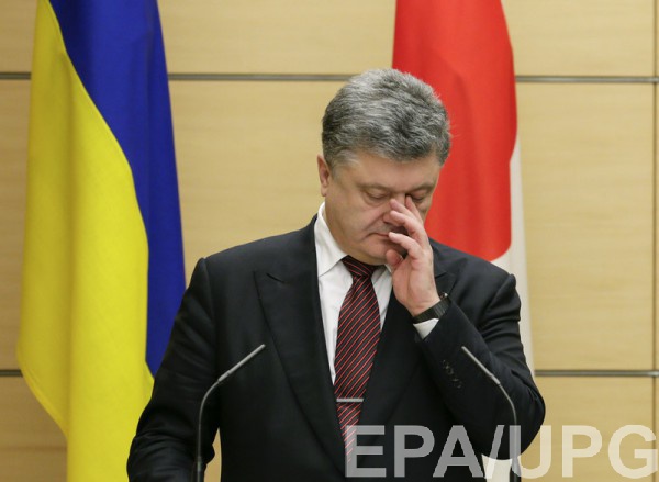 Почти половина украинцев недовольны Порошенко