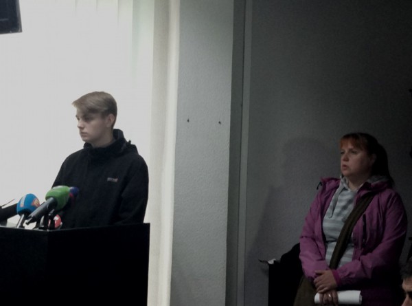 Свидетель Алексей Шапошников с матерью
