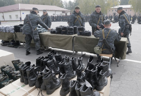Солдатам не хватает зимних штанов