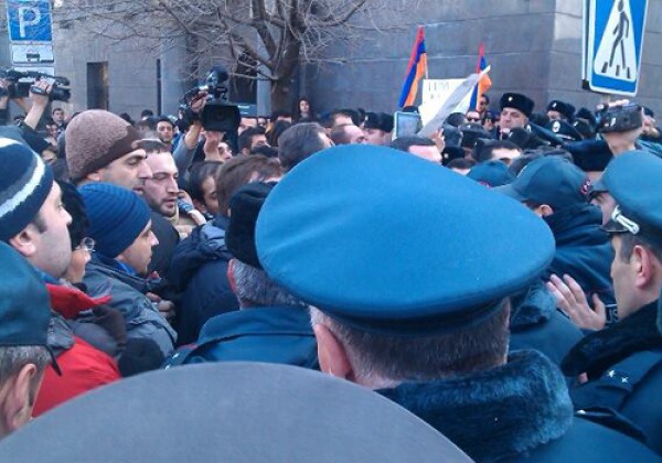 Акция протеста у посольства РФ в Ереване