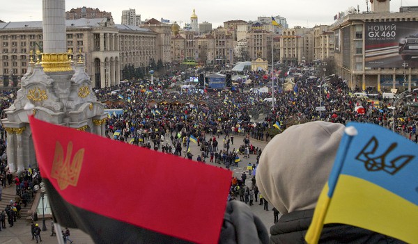 Кто-то собирает людей на митинг в Киеве за деньги
