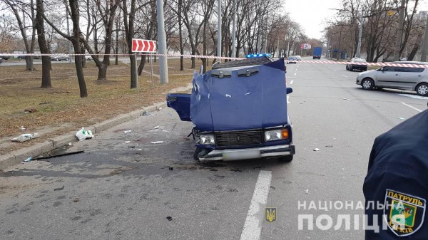 В результате аварии трое людей направлены в больницу