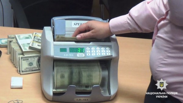 Вор вынес из квартиры 1 млн долларов