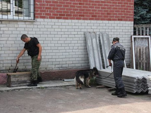 Дома пришлось проверять саперам