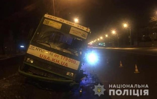 Пассажиры смогли благополучно покинуть маршрутку