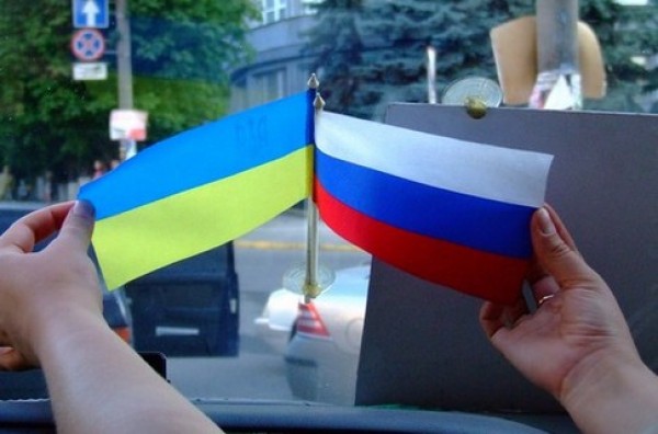 В СМИ и сфере услуг русский язык становится популярней