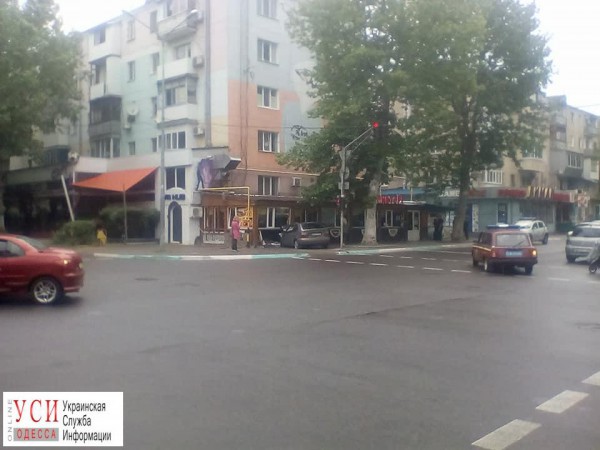 Водитель не справился с управлением и влетел в ресторан