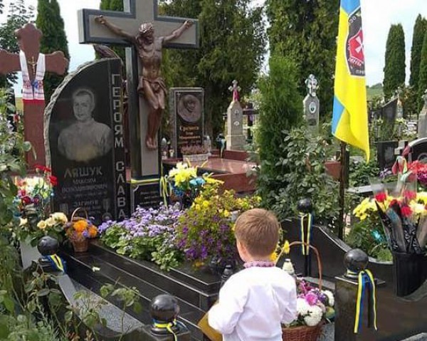 Фотограф напомнил, что в 2014 году в один день погибло 366 воинов