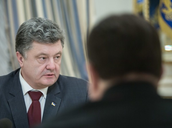 Порошенко и Турчинов провели совещание с силовиками