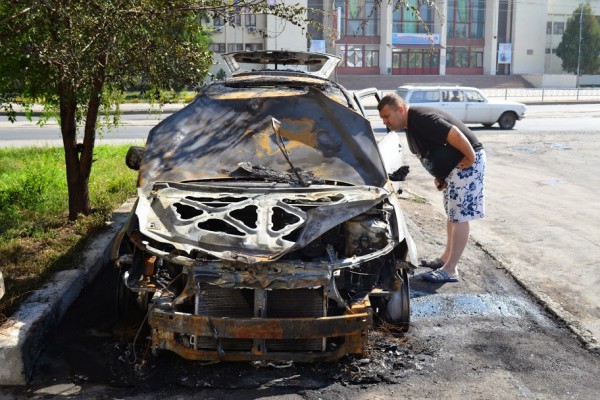 В Харькове неизвестные сожгли автомобиль руководителя местной ячейки Свободы