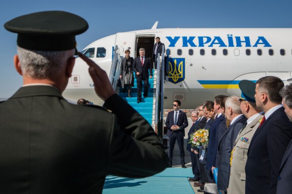 Порошенко прибыл в Турцию с визитом