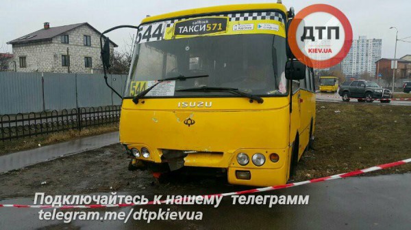 Полицейские стреляли в маршрутку
