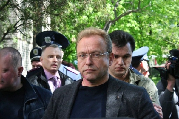 Волгу избили в Запорожье