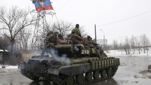 Боевики перекидывают технику возле Луганска
