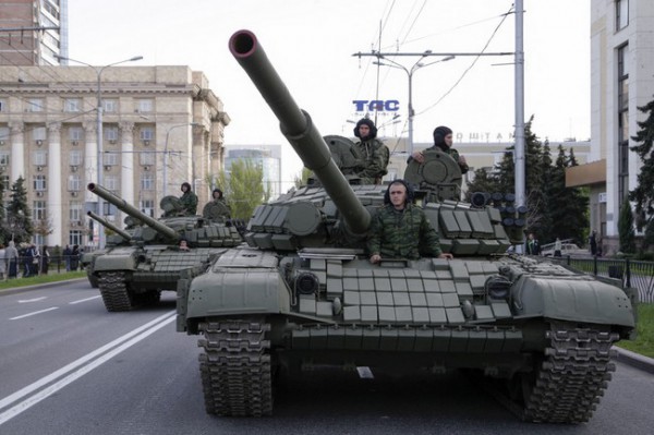 Танки в Донецке
