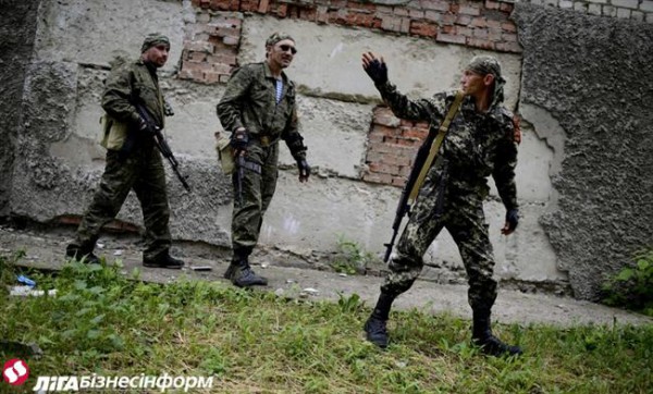 Боевики используют заключенных для пополнения рядов