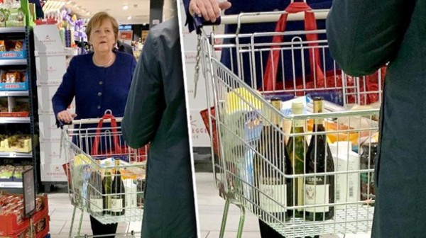 Меркель в супермаркете Берлина