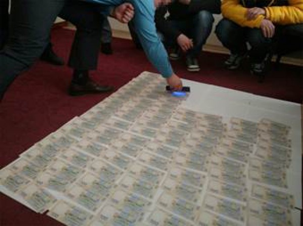 Чиновника подозревают в вымогательстве 50 тысяч гривень за непривлечение к админответственности местного застройщика