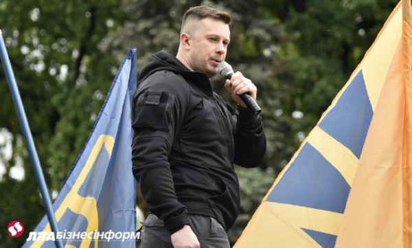 Андрей Билецкий на акции Азова у стен парламента 20 мая