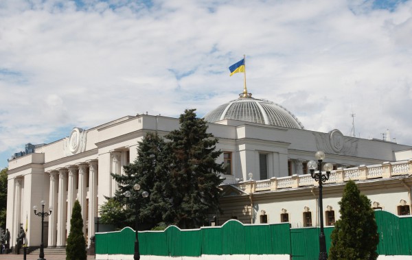 Работа подготовительной группы продолжается