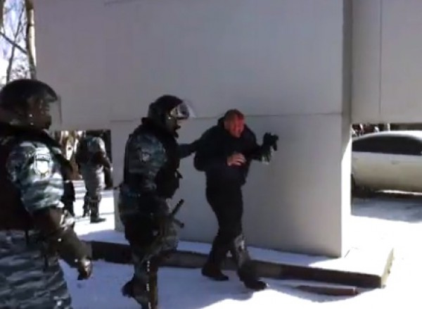 Всего в Донецке пострадали 4 участника митинга