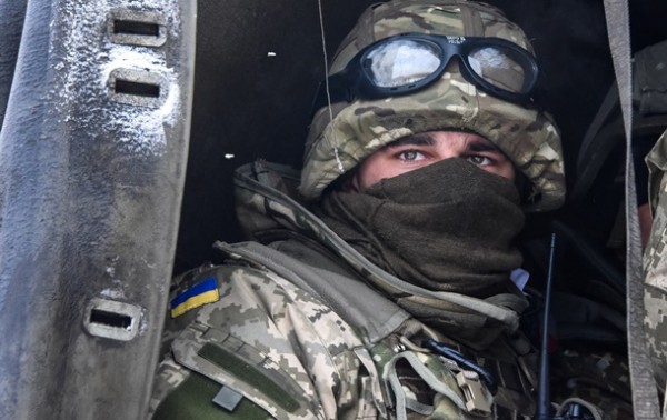 В Минобороны подчеркивают, что блокпосты на севере Луганщины под контролем военных, но бои продолжаются