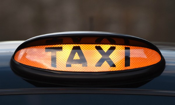 Таксисты провели забастовку против Uber