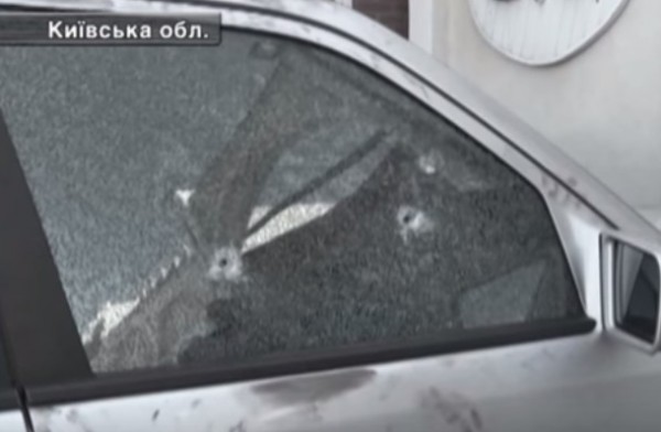 Автомобиль расстреляли на трассе