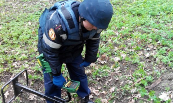 Пиротехников обстреляли рядом с Марьинкой