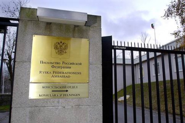 В русском посольстве каждый третий - шпион?