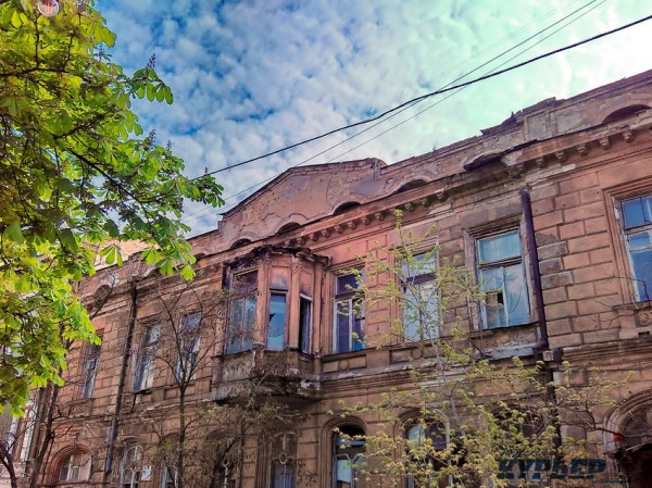 Дом на улице Гоголя очень старый