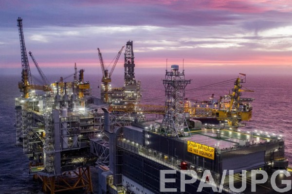 Чрезмерная добыча привела к переизбытку на нефтяном рынке
