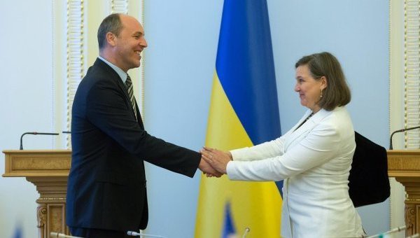 Парубий объяснил Нуланд ситуацию с поправками в Конституцию