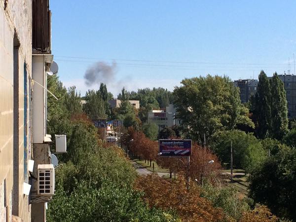Дым после взрыва в Донецке