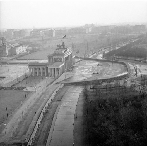 Оригинальная стена, вид на Брагденбургские ворота. 1961 год