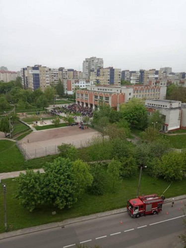 Заминировали и одну школу от имени Порошенко