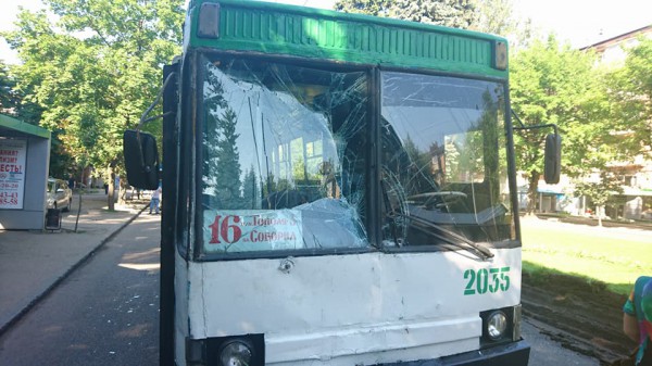Авария произошла на остановке